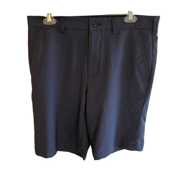 PGA Tour Dark Gray Herringbone Pattern Lightweight Golf Shorts Size 32 - Picture 1 of 8